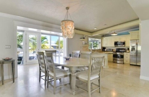Islamorada House | Beautifully remodeled roomy single family stilt home,