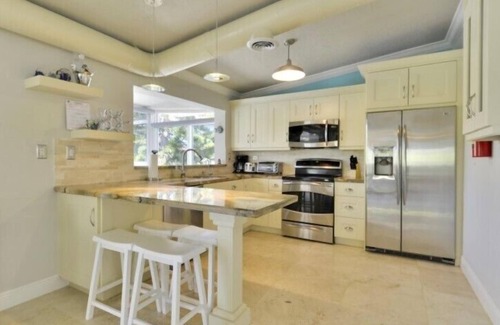Islamorada House | Beautifully remodeled roomy single family stilt home,
