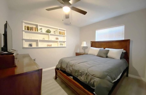 Biggs Field House | Beautifully remodeled home in the quaint neighborhood in northeast El Paso