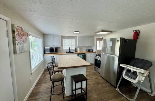 Lakeview House | Beautifully Remodeled Home Near the Universities