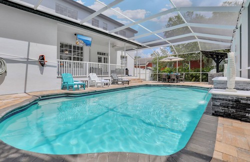 Apollo Beach House | Beautifully renovated home free heated poolgarage available at Apollo beach