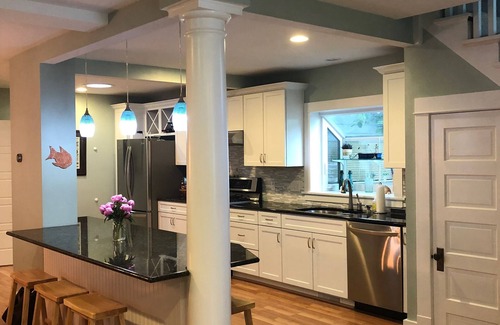 Clear Lake House | Beautifully renovated home in the heart of Clear lake