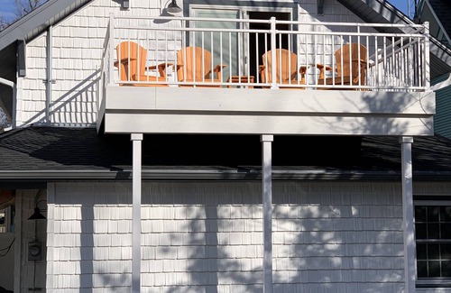 Clear Lake House | Beautifully renovated home in the heart of Clear lake
