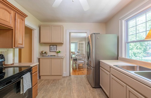 Mount Airy House | Beautifully Renovated Home Great Location with Short Walk to Main