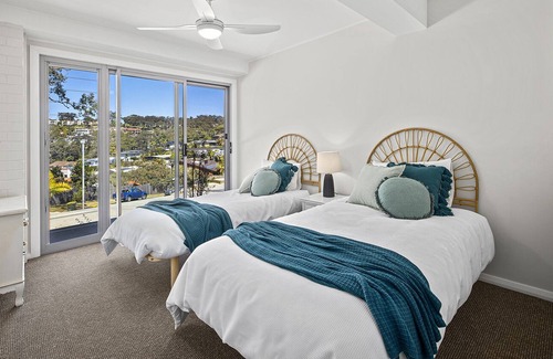 Korora Apartment | Beautifully renovated 2 bedroom retreat in a prime beachside location