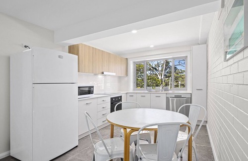 Korora Apartment | Beautifully renovated 2 bedroom retreat in a prime beachside location