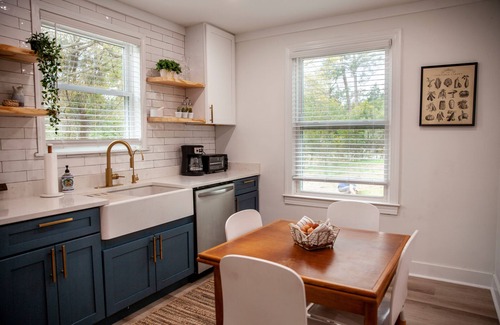 Pendleton King House | Beautifully Renovated and Decorated Home in Great Neighborhood