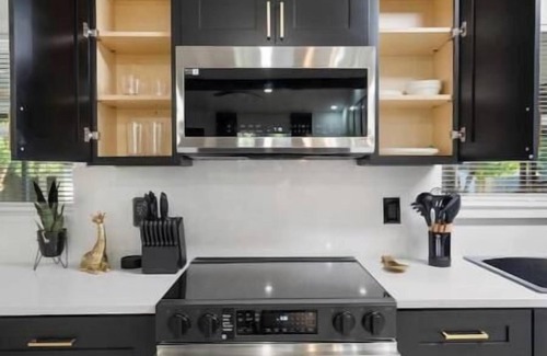 Orlando House | Beautifully Renovated, Centrally Located Pool Home