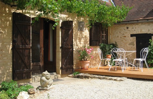 Fleurac House | Beautifully renovated country house in fantastic location and a vast private pool!