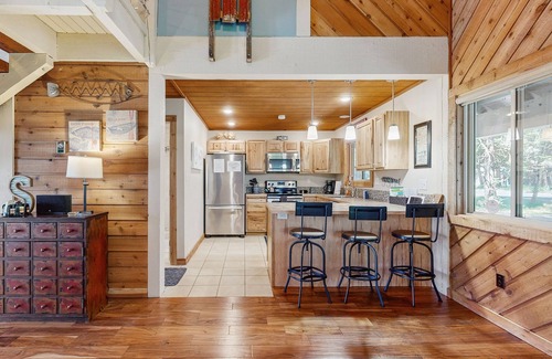 McCall House | Beautifully renovated, golf-course-front home with 2 decks - near SP & downtown