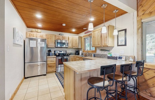 McCall House | Beautifully renovated, golf-course-front home with 2 decks - near SP & downtown