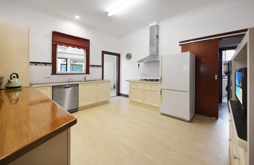 Portland Apartment | Beautifully restored 1930s gem, perfectly located in the heart of Portland.