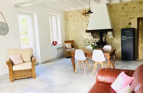 Puyguilhem House | Beautifully restored 2 bedroom house with private pool and barbecue.