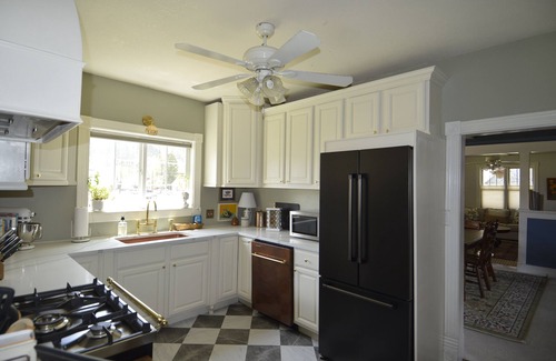 Silverton House | Beautifully restored Victorian Mountain home furnished with authentic antiques!