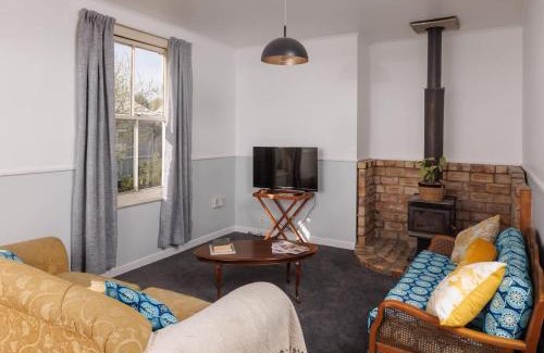 Ngongotaha House | Beautifully restored Village Villa retreat