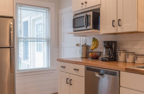 Portland Apartment | Beautifully Spacious with Charm