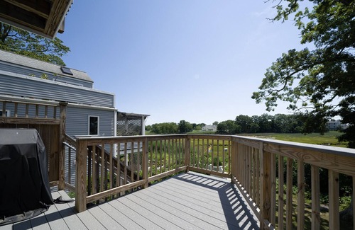 Pine Orchard House | Beautifully Updated Beach House w/ Views! - Prime Location!!!!