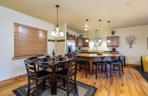 Bear Hollow Village Condo | Beautifully Updated PC condo w Pool, Hot Tub, Gym!