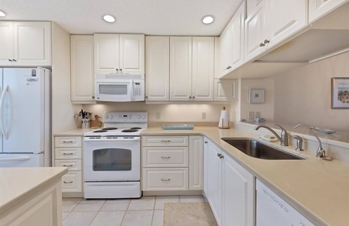 Boca Grande Condo | Beautifully Updated Bayview Condo #40 w/amenities and sleeping 4 in ultra comfort!