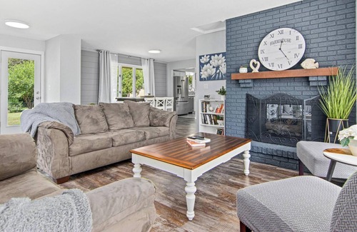 Forest Lake House | Beautifully updated home with lakeview of Forest Lake