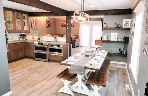 West Plaza House | Beautifully Updated West Plaza Home. 3bd 2bth, w/2 Cal King. Perfect location!