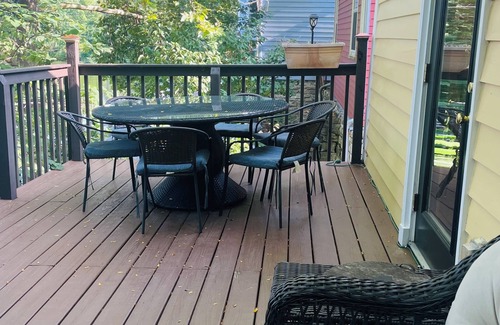Perryville Cottage | Beautifully updated riverside 1840 cottage on the bourbon trail near Danville