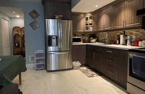 Mineola Villa | Beautuful luxurious suite close to lakeshore