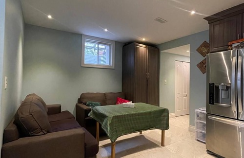 Mineola Villa | Beautuful luxurious suite close to lakeshore