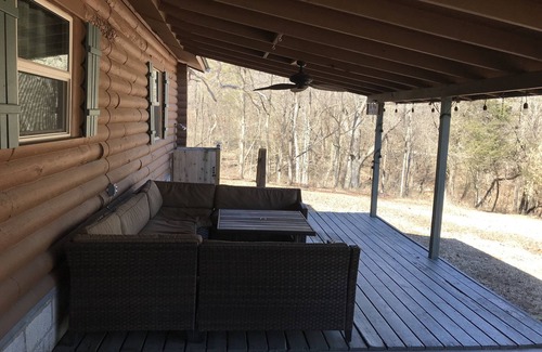 Springdale Cabin | Beaver Lake Front Log Cabin