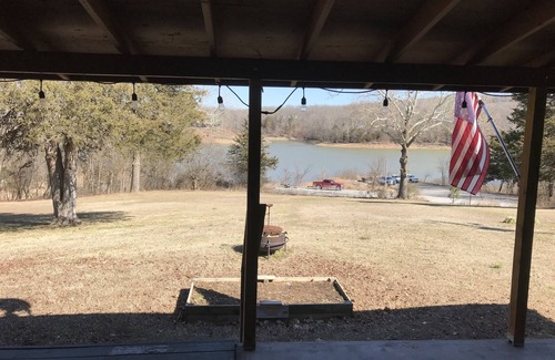 Springdale Cabin | Beaver Lake Front Log Cabin
