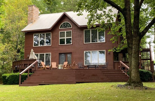 Springdale Cabin | Beaver Lake Paradise with Bunkhouse