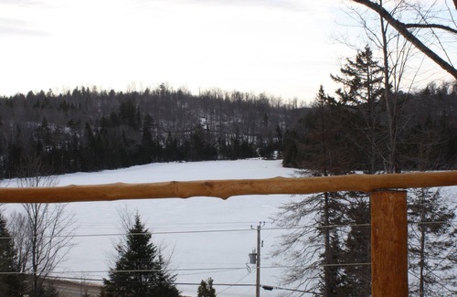 Wentworth-Nord Ski Chalet | BEAVERS POND INSIDE POOLAND SAUNA