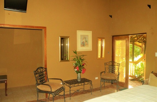 Crooked Tree Bed & Breakfast | Becks Bed and Breakfast