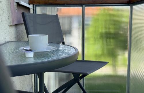 Komlo Apartment | Becky Apartman