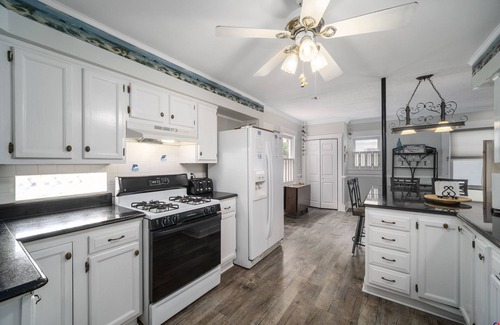 Cottage Line House | Become a Beach Bum at the Beach Bungalow - Hot Tub, Kayaks, Wi-Fi, & SAND!