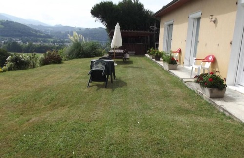 Bagneres-de-Bigorre Bed & Breakfast | Bed and breakfast with local people