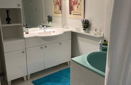 Bretigny-sur-Orge Bed & Breakfast | Bed and breakfast, 7 minutes walk RER C, 25 minutes from the center of Paris