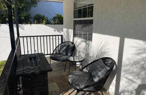 Sherman Oaks Bed & Breakfast | Bed and breakfast ∙ 4 bedrooms ∙ 8 guests