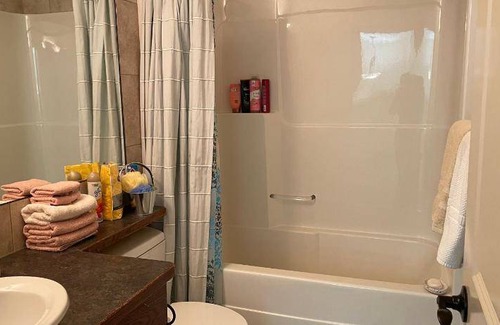 Sylvan Lake Bed & Breakfast | Bed and breakfast ∙ 1 bedroom ∙ 1 guest
