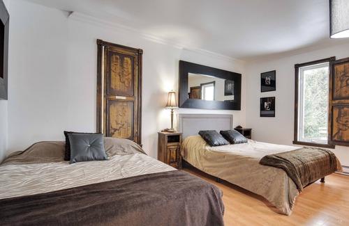 Mauricie Bed & Breakfast | Bed and Breakfast: Elegant family suite Spa on shared terrace