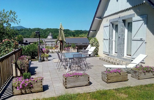 Loubajac House | Bed and breakfast at the farm, Lourdes, Pyrenees, ANOUSTA