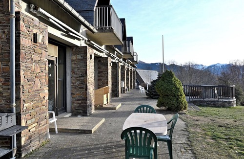 Garin House | Bed and Breakfast 'La Moraine N°4' with Mountain View, Private Terrace and Private Garden