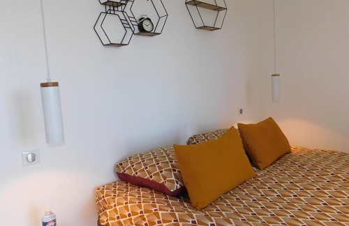 Chateauneuf-de-Galaure House | bed and breakfast 2 people access PMR