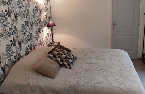 Chateau du Loir House | Bed and breakfast abalone