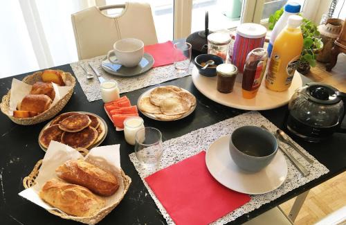 Saint-Sebastien-sur-Loire House | Bed and Breakfast Nantes au calme proche aéroport, gare et centre-ville