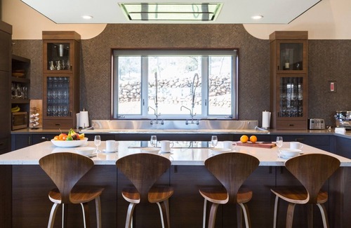 Clear Lake Bed & Breakfast | Bed & Barrel at Stonehouse Cellars