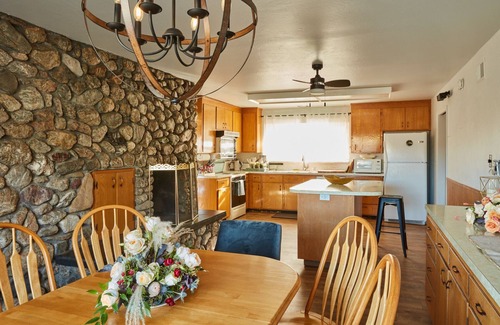 Clear Lake Bed & Breakfast | Bed & Barrel at Stonehouse Cellars