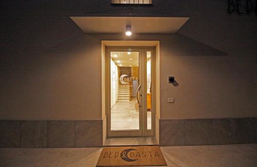 Reggio nell'Emilia House | Bed & Basta City
