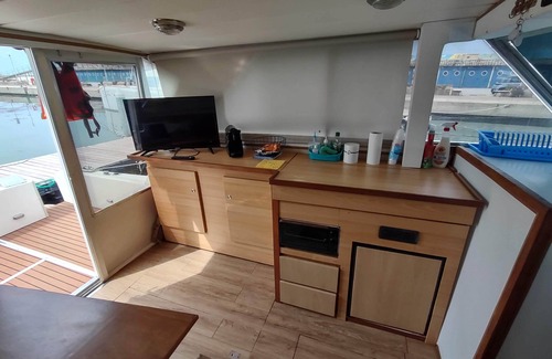 Fano Boat Rental | Bed&Boat Da. Flando" in Fano's Marina dei Cesari. Romantic and original.