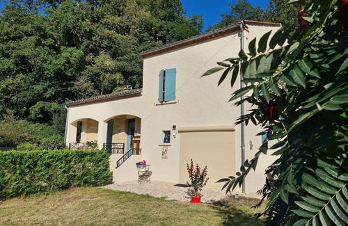 Frayssinet-le-Gelat Bed & Breakfast | Bed & Breakfast/Chambre d'hôtes 'La Perle de Frayssinet-Le-Gélat', France
